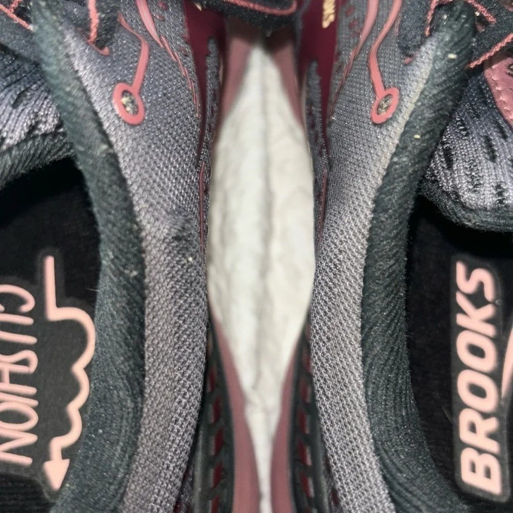 Brooks Adrenaline GTS 21 Running Sneaker - Picture 13 of 14